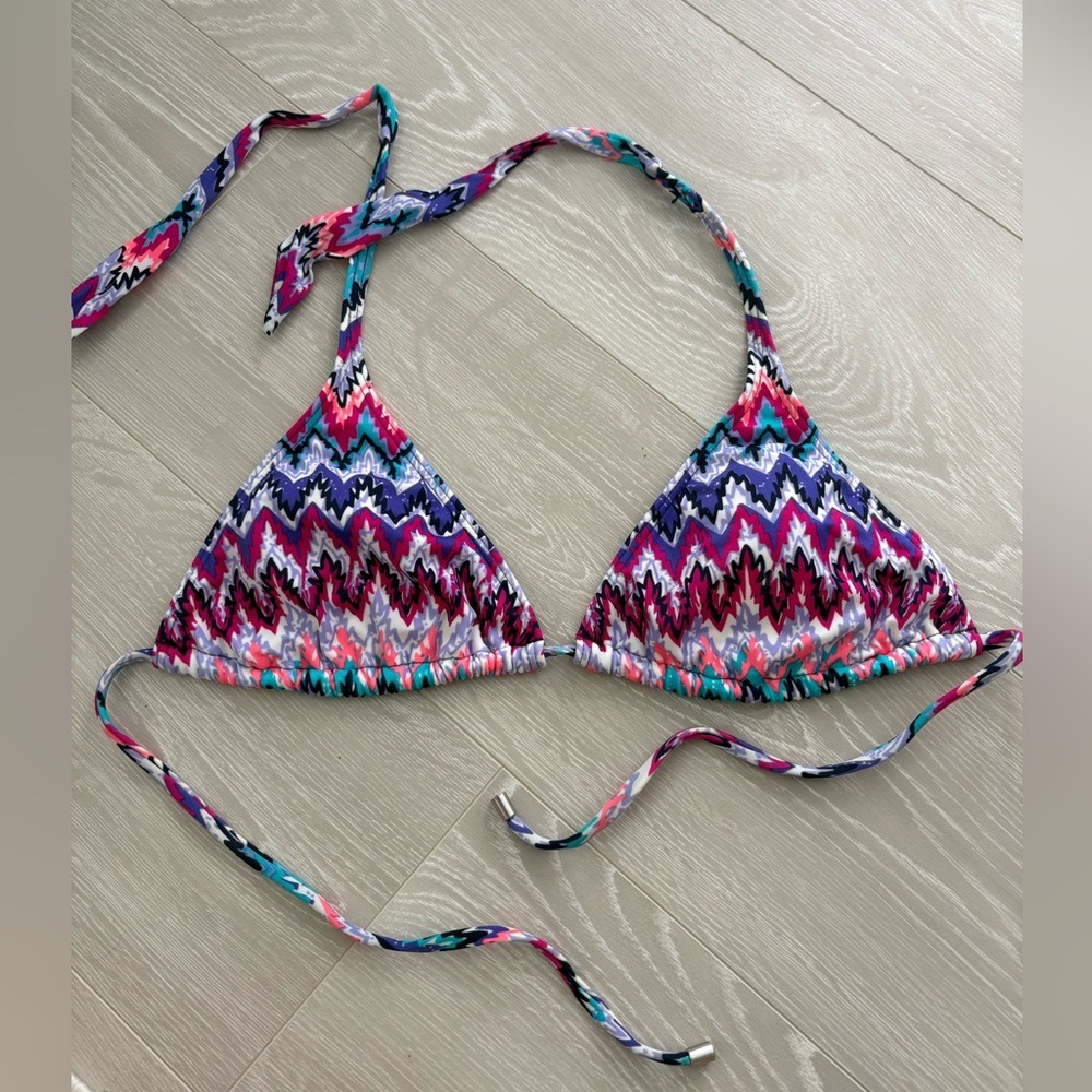NWOT Billabong String Triangle Bikini Top